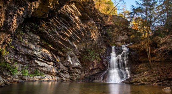8 Easy Waterfalls Hikes In North Carolina You’re Guaranteed To Love