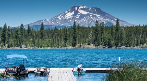 This Volcano Rimmed Lake In Oregon Is The Perfect Place For A Summer Adventure