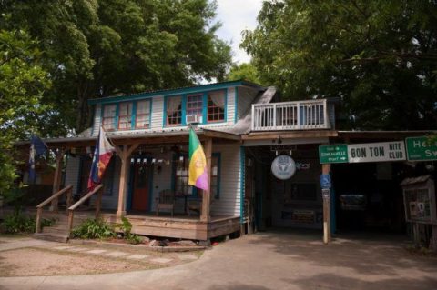 This One-Of-A-Kind Bed & Breakfast Belongs On Your Louisiana Bucket List