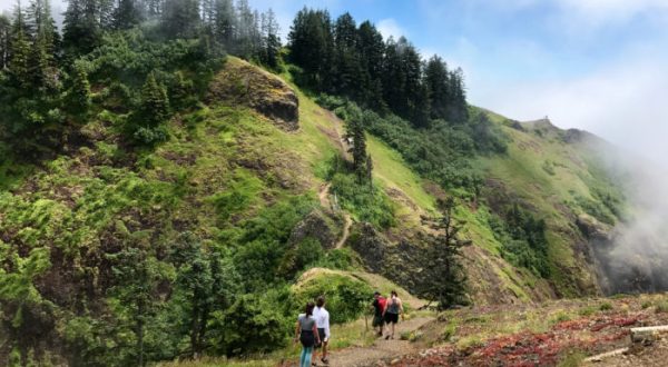The Amazing Oregon Hike That Will Make You Feel Like You’re On Top Of The World
