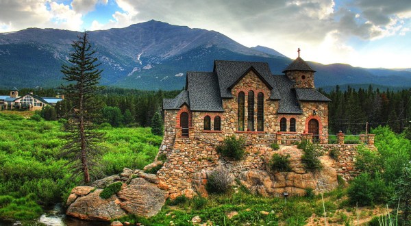 The Chapel In Denver That’s Located In The Most Unforgettable Setting