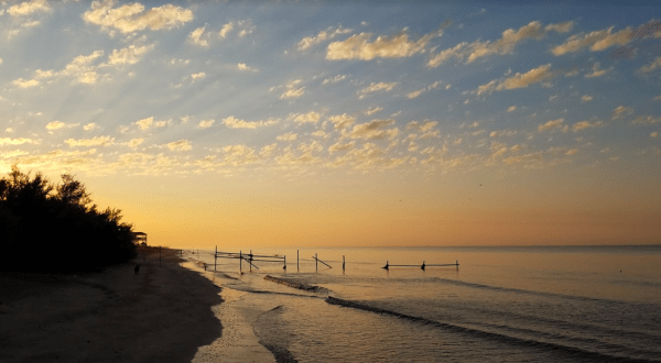 The Tiny Beach Town Near New Orleans You’ve Never Heard Of But Need To Visit
