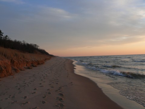 9 Beachfront Hikes In Michigan That Are Perfect For A Lazy Day