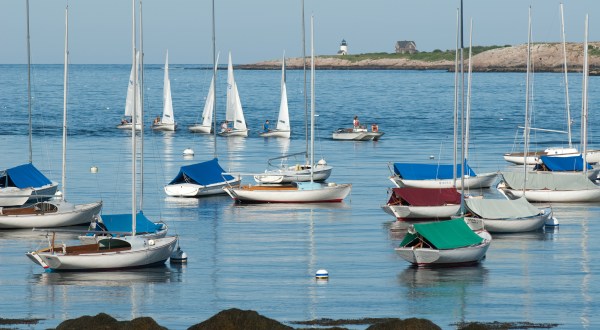 These 10 Charming Waterfront Towns In Massachusetts Are Perfect For A Daytrip
