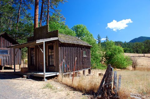 You'll Never Forget A Trip To This Tiny Abandoned Gold Mining Town In Oregon