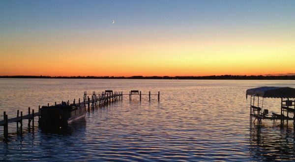 These 10 Iowa Lake Resorts Are The Perfect Place To Spend The Last Days of Summer