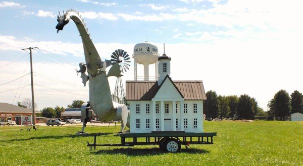 Few People Realize There’s A Fire-Breathing Dragon In Illinois