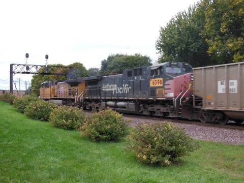 There's A Little-Known, Fascinating Train Park In Illinois And You'll Want To Visit
