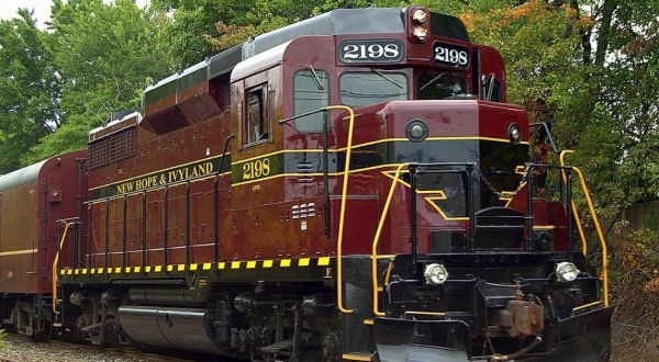 This Epic Train Ride In Philadelphia Will Give You An Unforgettable Experience