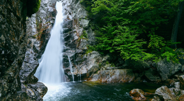 You Have to See This Amazing New Hampshire Waterfall – Easy Hike