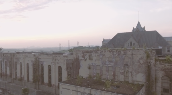A Drone Flew Through This Abandoned Prison In Tennessee And Caught This Truly Eerie Footage