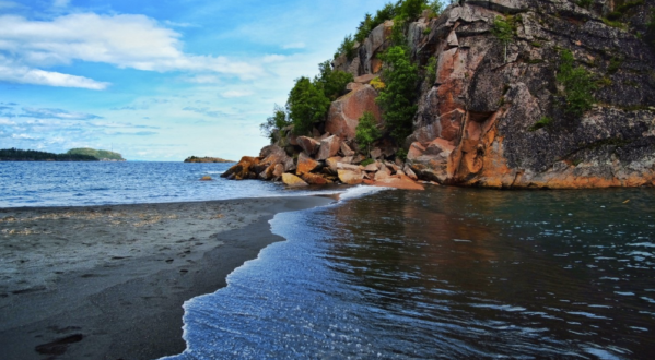 The Beach In Minnesota That Will Quickly Transport You To Another World