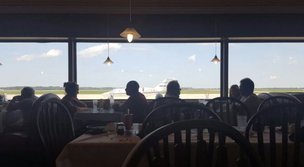 You Can Watch Planes Land At This Underrated Restaurant in Indiana