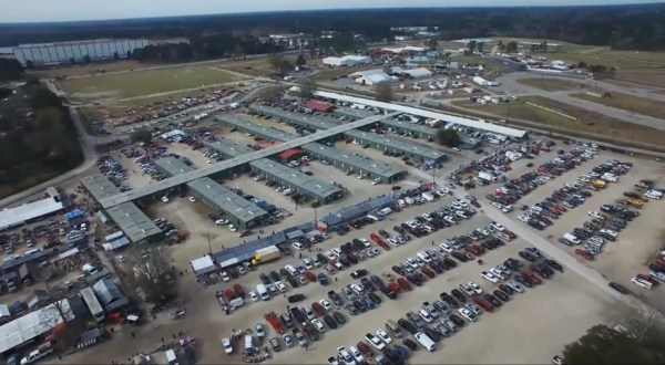 You Could Easily Spend All Weekend At This Enormous South Carolina Flea Market