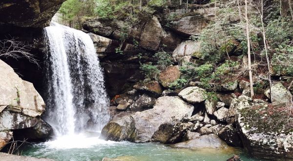 The Hike In Kentucky That Takes You To Not One, But TWO Insanely Beautiful Waterfalls