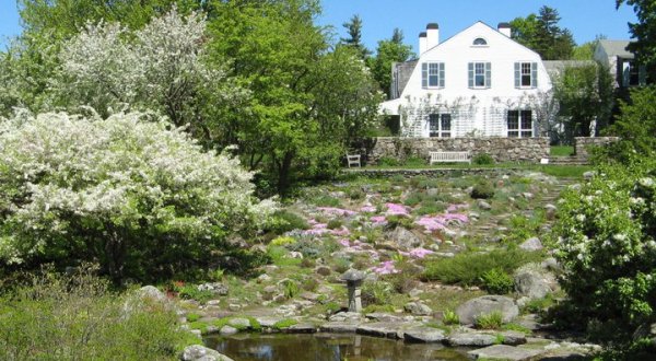This Gorgeous Estate Shows Off New Hampshire At Its Finest