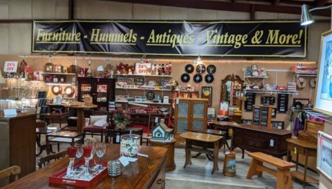 You Could Easily Spend All Week At This Enormous West Virginia Flea Market