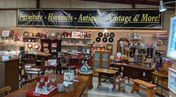 You Could Easily Spend All Week At This Enormous West Virginia Flea Market
