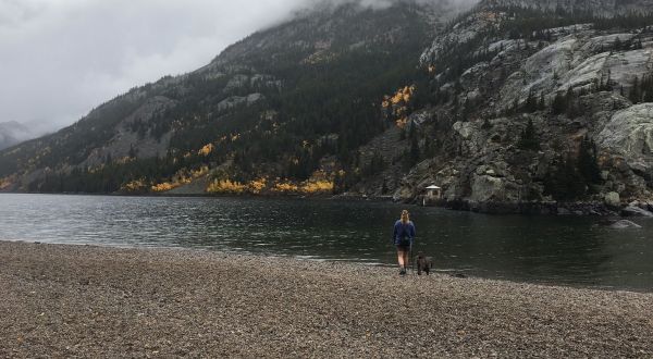 The One Hikeable Lake In Montana That’s Simply Breathtaking In The Fall