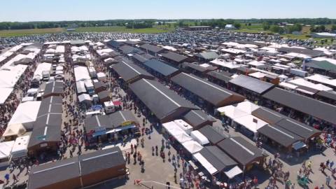You Could Easily Spend All Day At This Enormous Indiana Flea Market