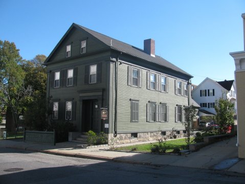 One Of The World's Most Haunted Inns Can Be Found Right Here In Massachusetts