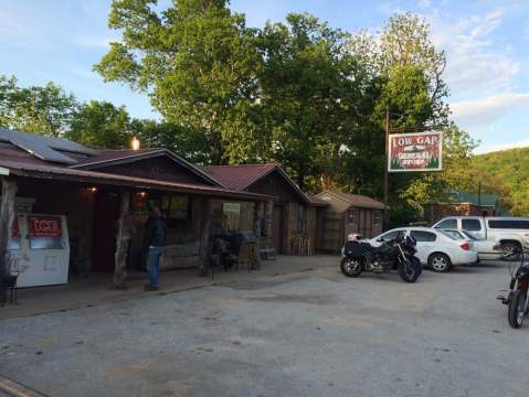 The Tiny, Rustic Arkansas Cafe Out In The Middle Of Nowhere You Have To Try
