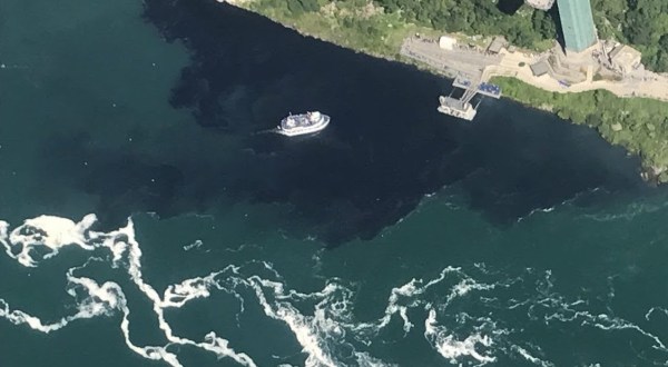 The Water Around Niagara Falls Just Turned Black And For The Most Terrible Reason