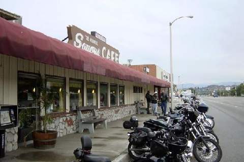 The Old School Diner In Southern California That Will Take You Back In Time