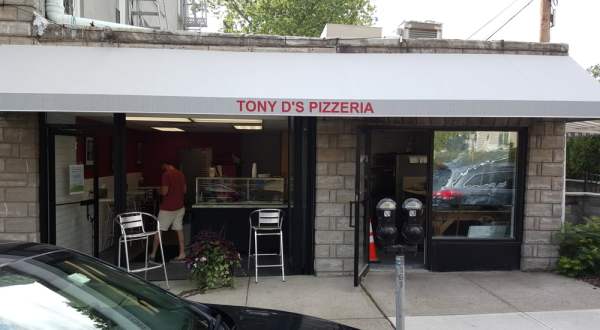 The Little Hole-In-The-Wall Restaurant That Serves The Best Pizza In New Jersey