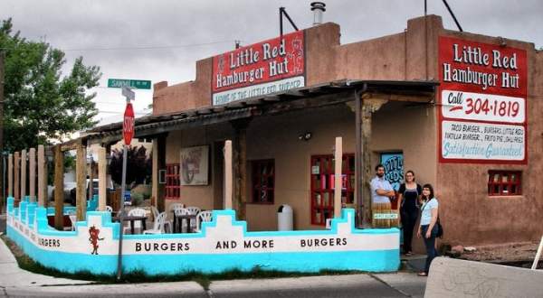 The Chile Cheeseburgers At This New Mexico Restaurant Are One-Of-A-Kind