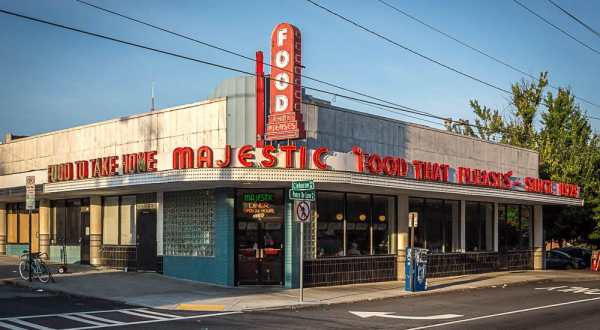 This Landmark Diner in Georgia Has Been Around Almost a Century & The Food Is Still That Good