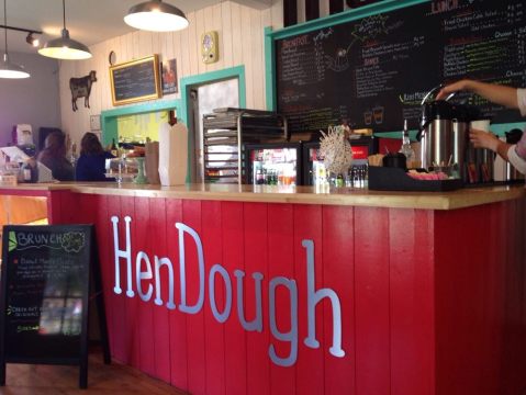 You'll Find The Best Chicken And Doughnuts At This Charming North Carolina Restaurant