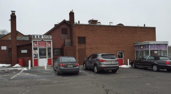 The Unassuming Restaurant In New Jersey That Serves The Best Hot Dogs You’ll Ever Taste