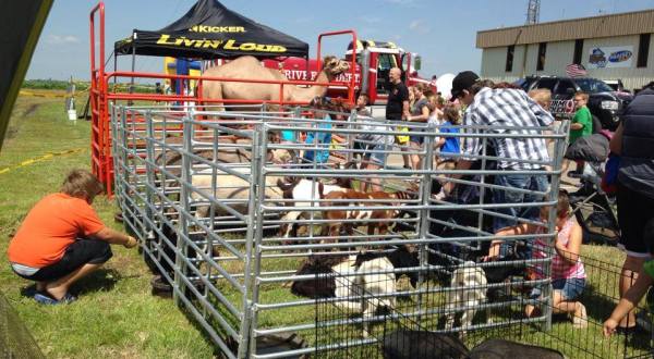 You’ll Never Forget Your Trip To The Largest Petting Zoo In Oklahoma