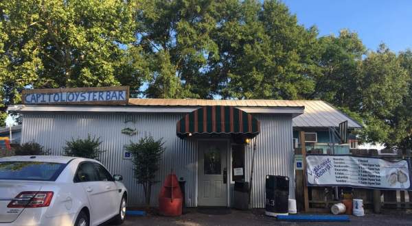 The Unassuming Restaurant In Alabama That Serves The Best Oysters You’ll Ever Taste