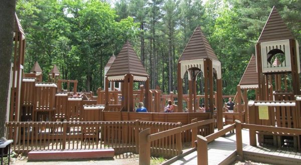 7 Amazing Playgrounds In New Hampshire That Will Make You Feel Like A Kid Again