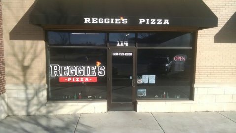 The Little Hole-In-The-Wall Restaurant That Serves The Best Pizza In Kansas