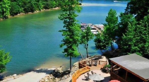 The Sapphire Lake In Alabama That’s Devastatingly Gorgeous