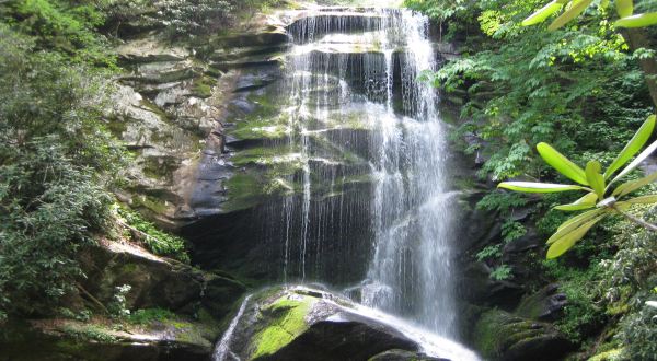 The Dreamy Waterfall Hike In Virginia Everyone Must Take At Least Once