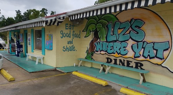 People Can’t Get Enough Of This Beach Themed Diner In Louisiana