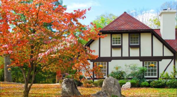 The Hidden Restaurant In West Virginia That’s Surrounded By The Most Breathtaking Fall Colors
