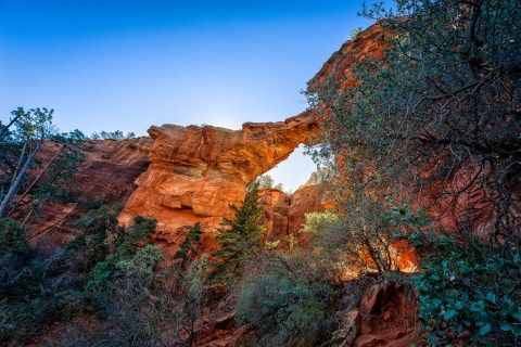 You’ll Love The Easy Hikes To These 6 Natural Arches In Arizona