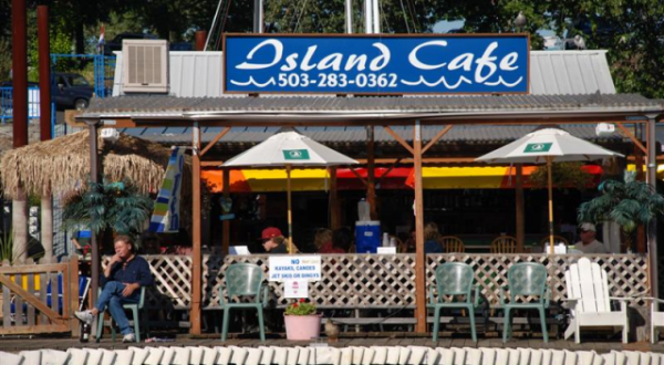 The Tropical Themed Restaurant In Oregon You Must Visit Before Summer’s Over