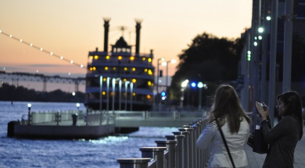 These 8 Romantic Spots In Detroit Are Perfect To Take That Special Someone