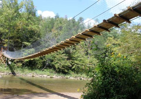 Most People Don’t Know About This Amazing Swinging Bridge Hidden In Kentucky