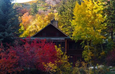 The Hidden Restaurant In Utah That's Surrounded By The Most Breathtaking Fall Colors