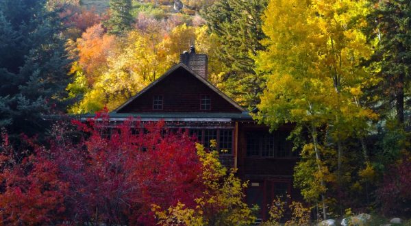 The Hidden Restaurant In Utah That’s Surrounded By The Most Breathtaking Fall Colors