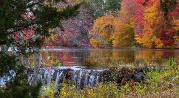 8 Picture Perfect Fall Day Trips To Take In Rhode Island