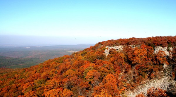 Here Are The Best Times And Places To View Fall Foliage In Arkansas