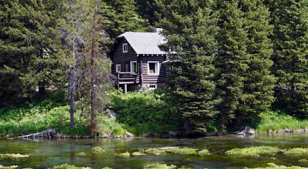 People Travel From All Over Idaho To Visit This Hidden Cabin In The Woods